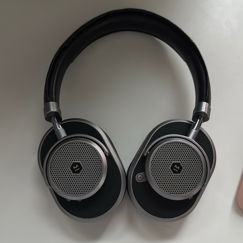 Modern& Dynamic headphones (MD65)